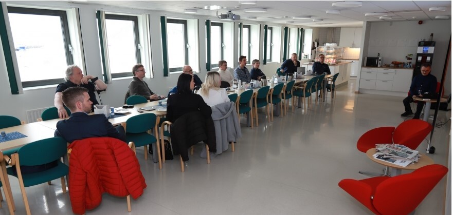 Bilde av frokostmøtet hos Repvåg Kraftlag
